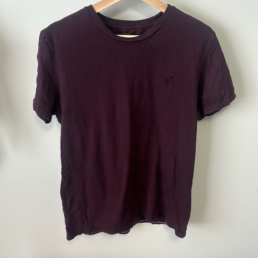 American eagle burgundy tshirt medium men’s
